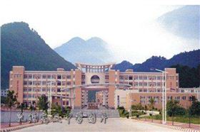 爵士龍暢銷雙12寸中遠(yuǎn)程線陣音響走進(jìn)乳源中學(xué)