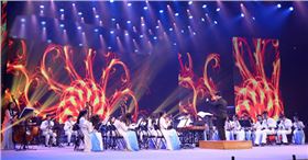 專業(yè)舞臺音響設(shè)備應(yīng)用于學(xué)校聯(lián)歡晚會