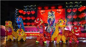 2019年韶關(guān)市“善美韶關(guān)喜樂元宵”百姓文化廣場(chǎng)助陣爵士龍線性陣列音箱