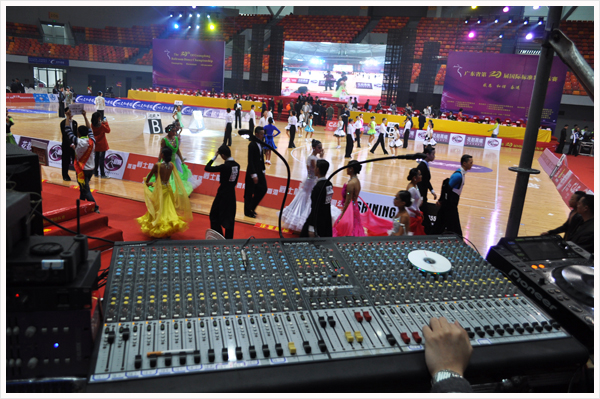 爵士龍案例-花都風神體育館