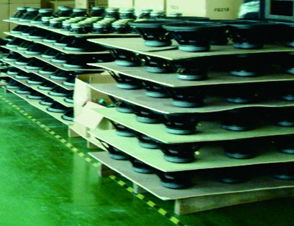 非洲客戶來訪爵士龍音響廠家 并采購線陣音響