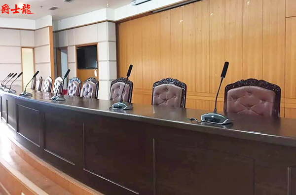 會議室音響設備混響延時不當