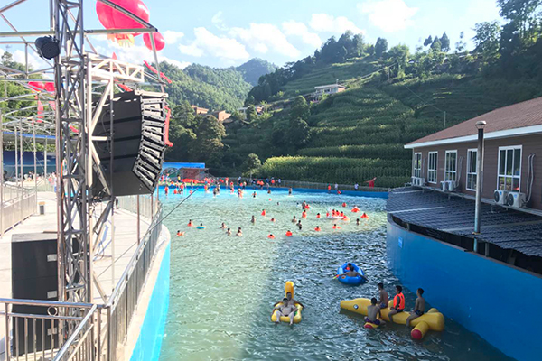 線陣專業(yè)舞臺音響系統(tǒng)助力貴州碧海藍(lán)天水上樂園【爵士龍】