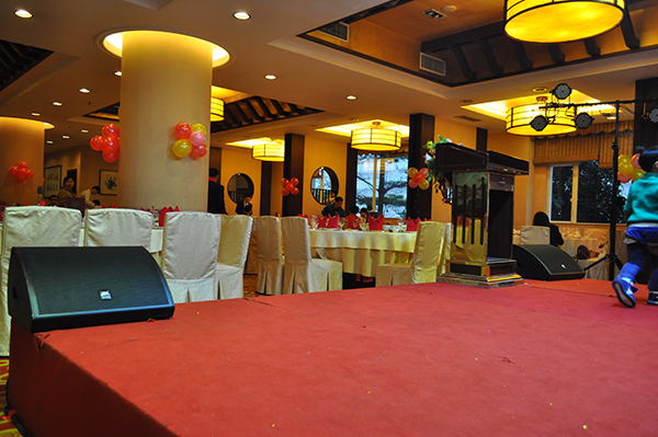 宴會(huì)廳、多功能廳安裝音響系統(tǒng)需要多少錢? 宴會(huì)廳、多功能廳安裝音響系統(tǒng)需要多少錢?