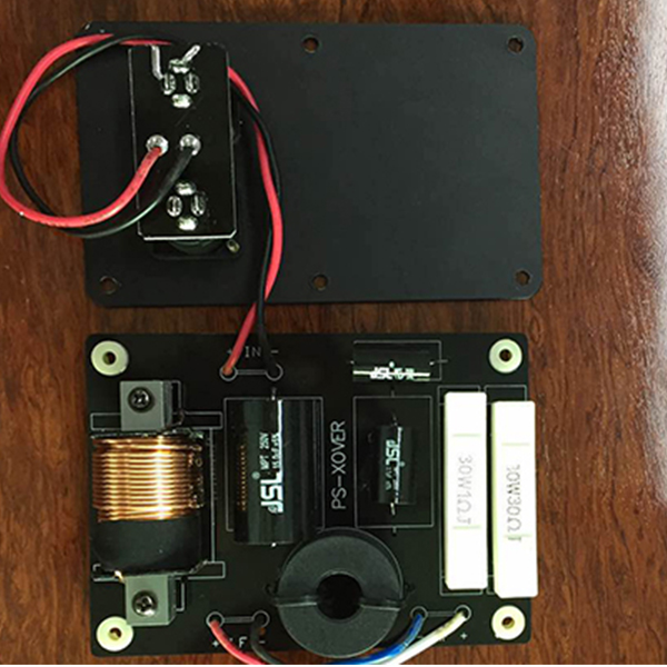 如何避免損壞與燒毀揚(yáng)聲器