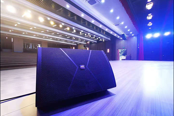專業(yè)音響系統(tǒng)應(yīng)用于佛山順德聚勝小學(xué)多功能廳【爵士龍音響】