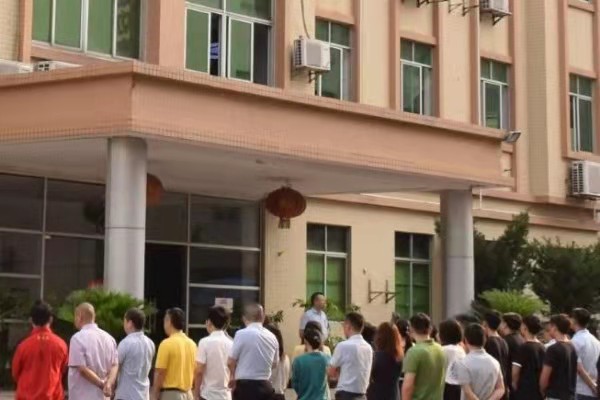 四月也要元氣滿滿!萬昌公司昨日召開全體動員晨會