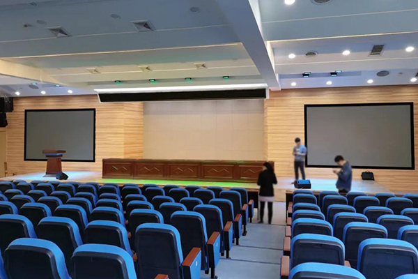 爵士龍K系列音箱應(yīng)用于湖北漢江師范學(xué)院多功能報(bào)告廳