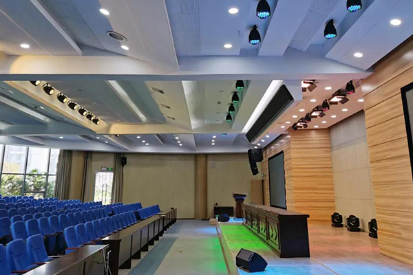 爵士龍K系列音箱應(yīng)用于湖北漢江師范學(xué)院多功能報(bào)告廳