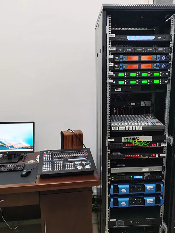 爵士龍K系列音箱應(yīng)用于湖北漢江師范學(xué)院多功能報(bào)告廳