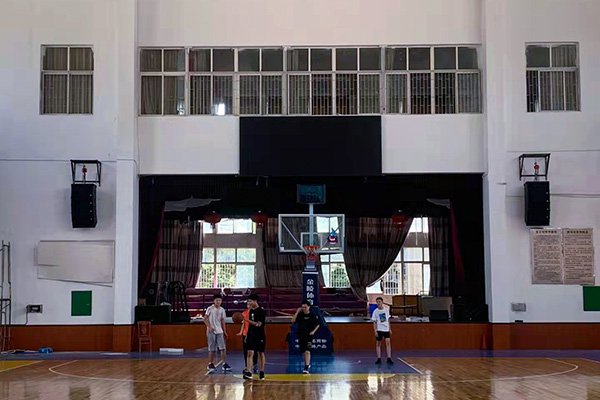湖南婁底二中多功能體育館成功選用爵士龍JSL線陣音響系統