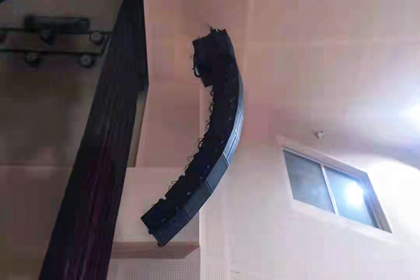 天津某校多功能廳選用爵士龍JSL數(shù)字有源線陣音響系統(tǒng)