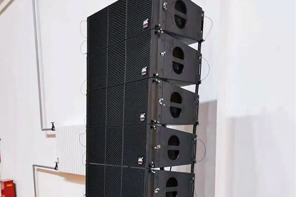 甘肅萬勝礦業(yè)有限公司應(yīng)用爵士龍雙8線陣音箱系統(tǒng)