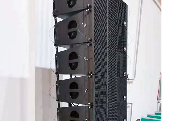 甘肅萬勝礦業(yè)有限公司應(yīng)用爵士龍雙8線陣音箱系統(tǒng)