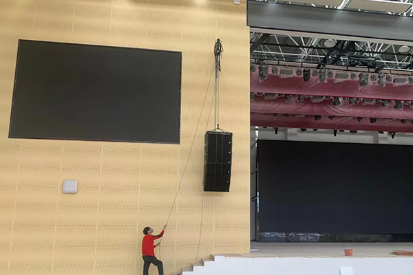 線陣音響系統入駐廣東東莞新風中學多功能體育館