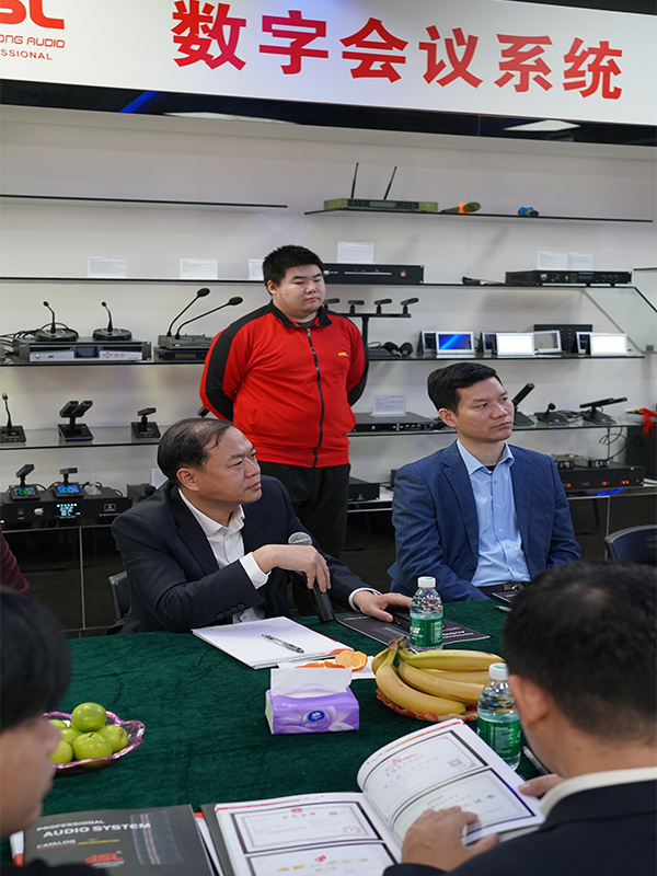 攜手共拓東盟市場(chǎng)——越南客戶參觀爵士龍音響生產(chǎn)基地