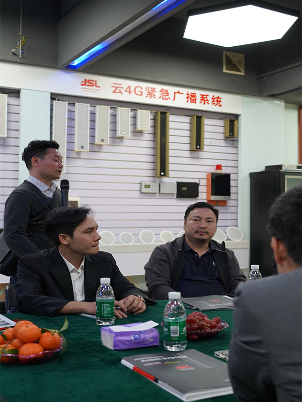 攜手共拓東盟市場(chǎng)——越南客戶參觀爵士龍音響生產(chǎn)基地
