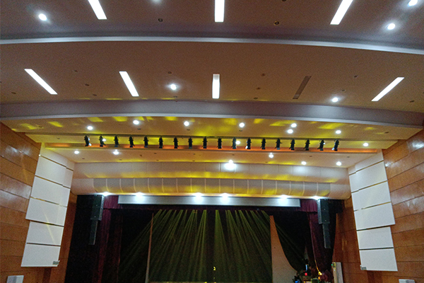 爵士龍專業(yè)音響助力黔陽(yáng)一中,打造卓越報(bào)告廳