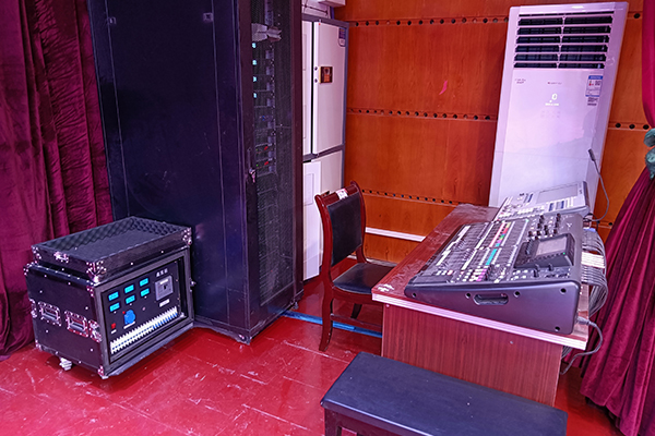 爵士龍專業(yè)音響助力黔陽(yáng)一中,打造卓越報(bào)告廳